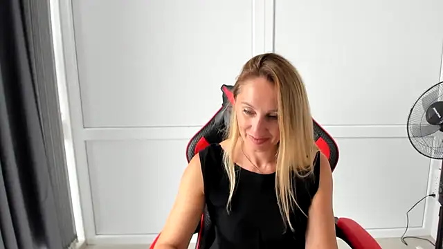 LilyDreamm online show from 07-08-26, 12:53