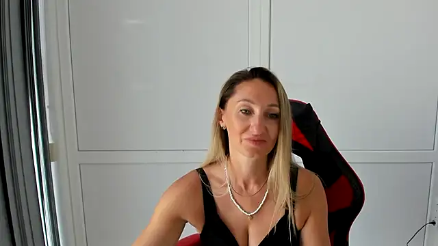 LilyDreamm online show from 07-20-26, 06:28