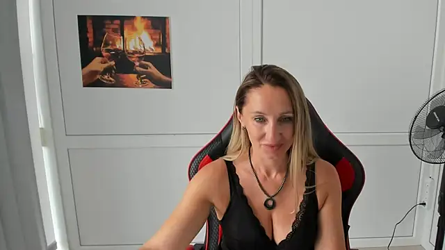 LilyDreamm online show from 07-24-26, 10:35