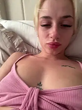 Mialovexox online show from 06-24-26, 05:56