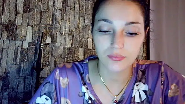 Ellara- online show from 06-19-26, 01:04