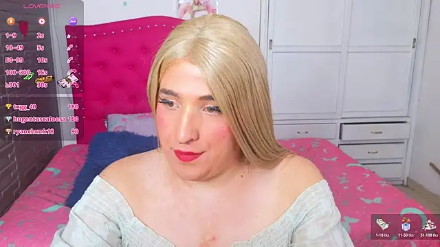 Snapshot of roxxy_pink_ chatting on 07-22-26, 02:20 roxxy pink online show from 07-22-26, 02:20