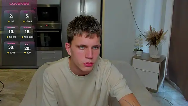 Snapshot of m0neyken chatting on 08-01-26, 03:28 m0neyken online show from 08-01-26, 03:28
