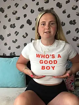Juicy BabeXo online show from 06-27-26, 02:12