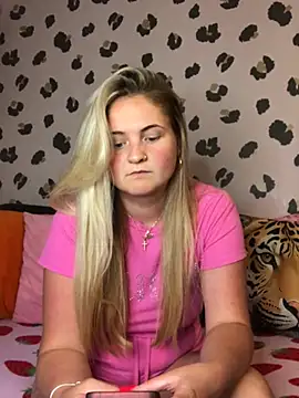 Juicy BabeXo online show from 06-28-26, 08:04