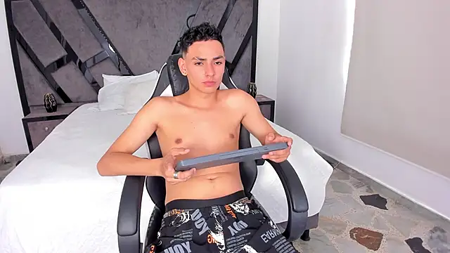 JustNova  online show from 06-22-26, 12:57