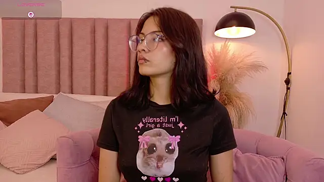 Snapshot of Lily_beth_ chatting on 06-25-26, 01:26 Lily beth online show from 06-25-26, 01:26