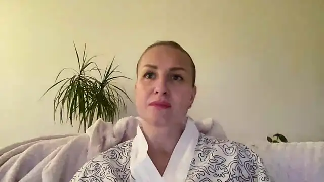 Snapshot of Delissaxx chatting on 06-23-26, 09:24 Delissaxx online show from 06-23-26, 09:24