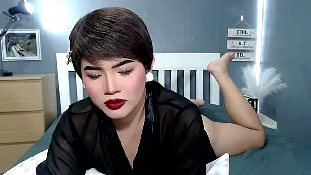 Snapshot of STUCK_on_YOU_ chatting on 11-12-25, 07:13 STUCK on YOU online show from 11-12-25, 07:13