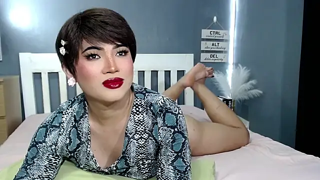 Snapshot of STUCK_on_YOU_ chatting on 11-17-25, 08:03 STUCK on YOU online show from 11-17-25, 08:03