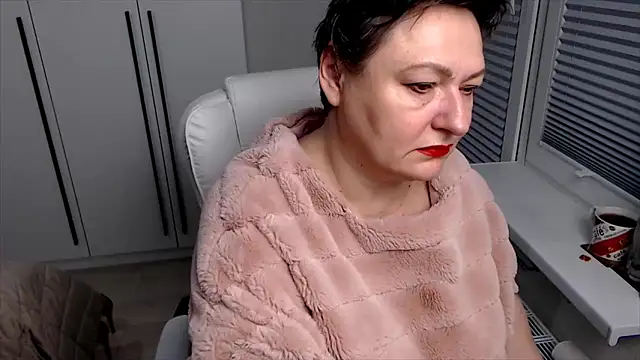 Snapshot of ScarlettReed chatting on 12-22-25, 06:54 ScarlettReed online show from 12-22-25, 06:54