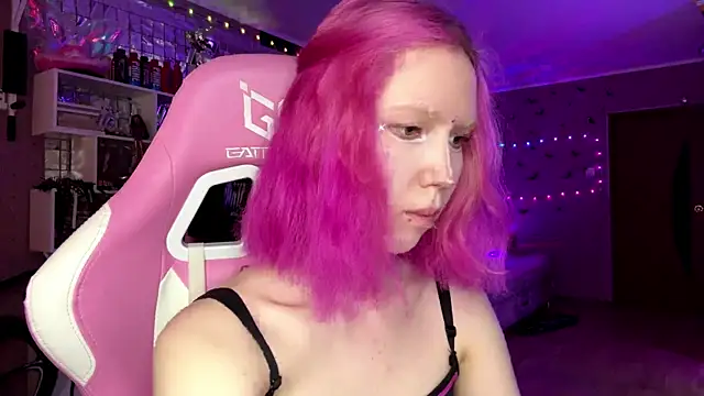 Snapshot of LiaaLuna chatting on 06-24-26, 01:32 LiaaLuna online show from 06-24-26, 01:32