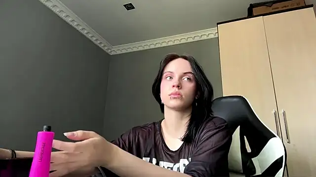 martinienjoyer online show from 07-05-26, 08:43