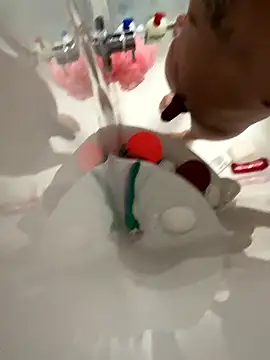 Snapshot of Sualazar chatting on 01-18-26, 09:07 Sualazar online show from 01-18-26, 09:07