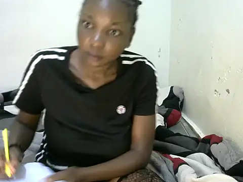 Snapshot of Qcmadonna chatting on 07-25-26, 09:18 Qcmadonna online show from 07-25-26, 09:18