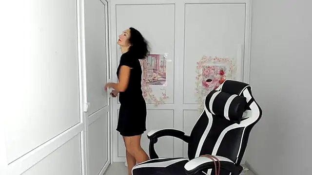 OliviaKateee online show from 07-03-26, 06:09