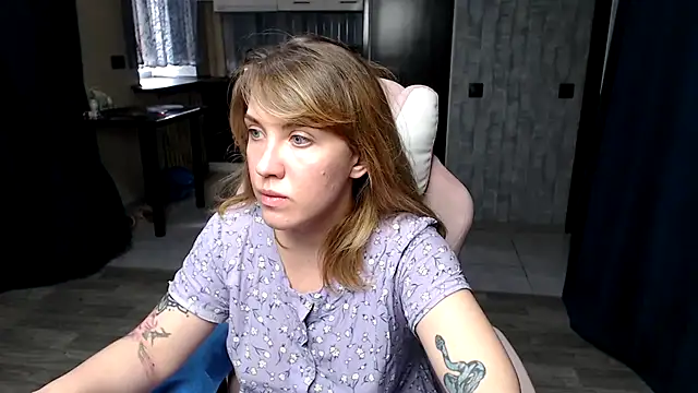 Reginasmilee online show from 09-22-25, 11:56