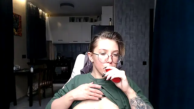 Reginasmilee online show from 09-30-25, 02:38