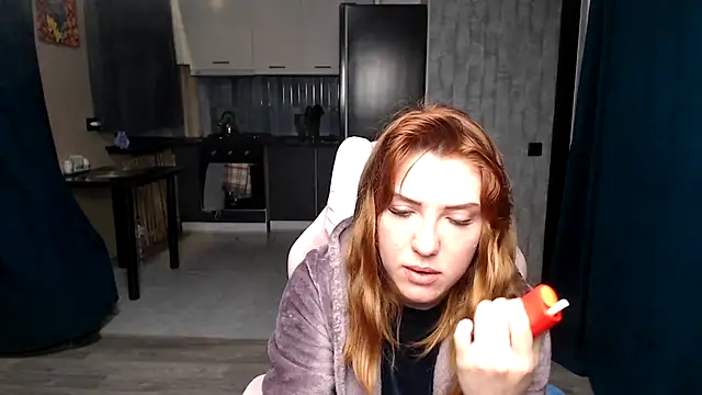 Reginasmilee online show from 10-19-25, 11:27