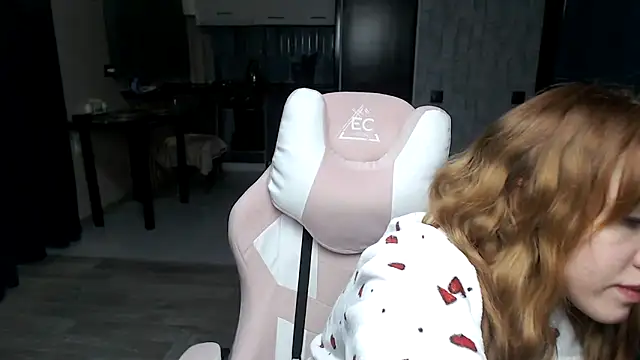 Reginasmilee online show from 10-26-25, 01:11