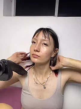 im lizzy17 online show from 07-18-26, 05:22