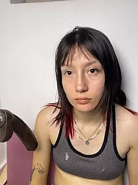 im lizzy17 online show from 07-24-26, 05:49
