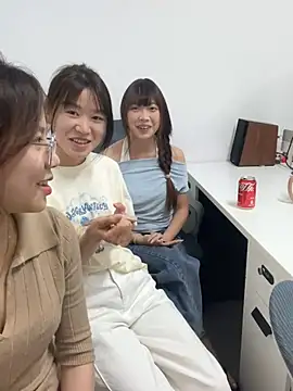 YY-1-1-1 online show from 06-24-26, 07:07