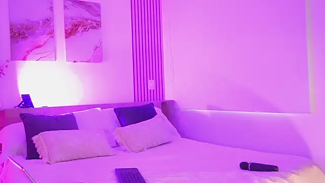 SarahPreston online show from 11-06-25, 01:45