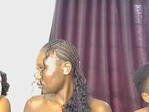 Snapshot of ebony_queen11 chatting on 07-15-26, 01:27 ebony queen11 online show from 07-15-26, 01:27