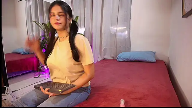 Snapshot of Kim_lowel chatting on 06-27-26, 07:52 Kim lowel online show from 06-27-26, 07:52