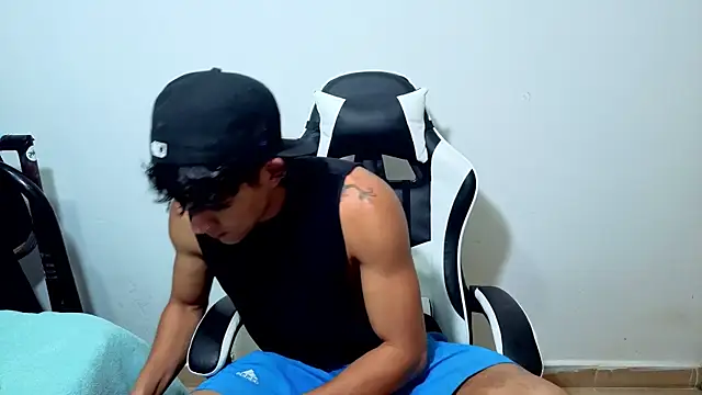 Noah  Dick online show from 08-07-26, 01:29