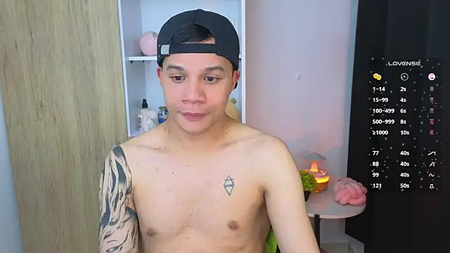 Snapshot of Im_Marco_ chatting on 06-25-26, 05:34 Im Marco online show from 06-25-26, 05:34