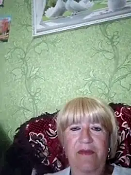 Snapshot of EmmaSwan555 chatting on 07-06-26, 11:18 EmmaSwan555 online show from 07-06-26, 11:18
