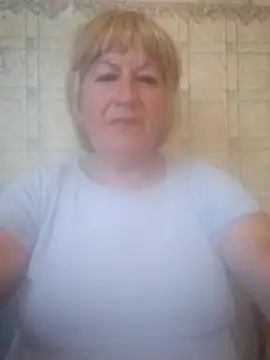 Snapshot of EmmaSwan555 chatting on 07-11-26, 05:04 EmmaSwan555 online show from 07-11-26, 05:04
