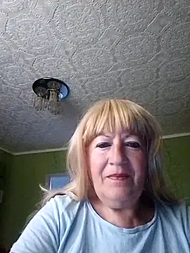 Snapshot of EmmaSwan555 chatting on 07-12-26, 05:09 EmmaSwan555 online show from 07-12-26, 05:09
