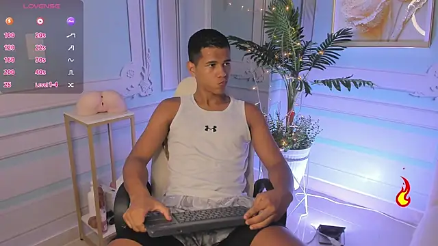 Noah sexhotty online show from 06-25-26, 02:33