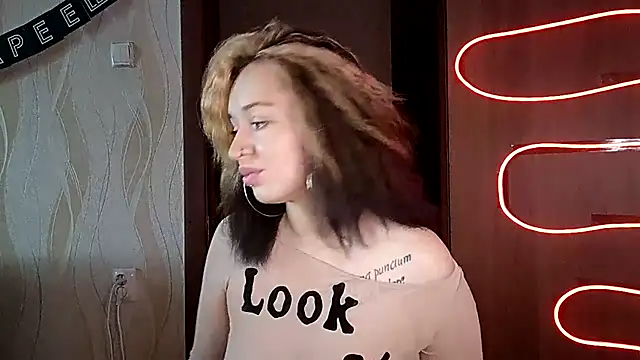 Snapshot of ElianaFox_ chatting on 07-09-26, 08:29 ElianaFox online show from 07-09-26, 08:29