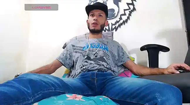 Snapshot of WOLFMONSTERDICK chatting on 03-05-25, 03:51 WOLFMONSTERDICK online show from 03-05-25, 03:51