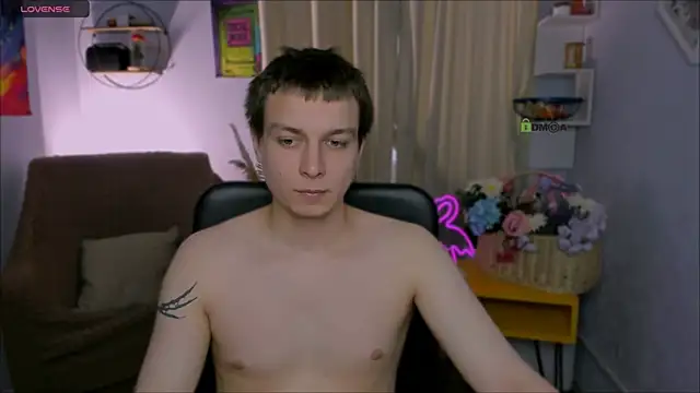 Snapshot of eric_nova chatting on 07-29-26, 12:58 eric nova online show from 07-29-26, 12:58