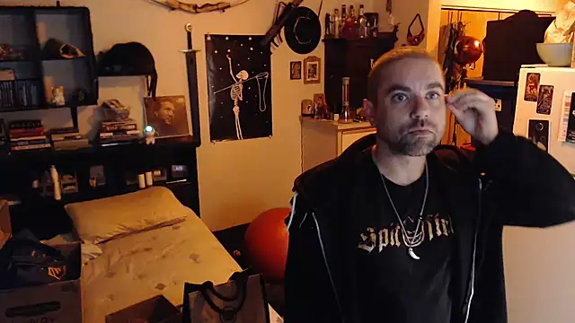 Daddy Werewolf online show from 06-29-26, 05:35