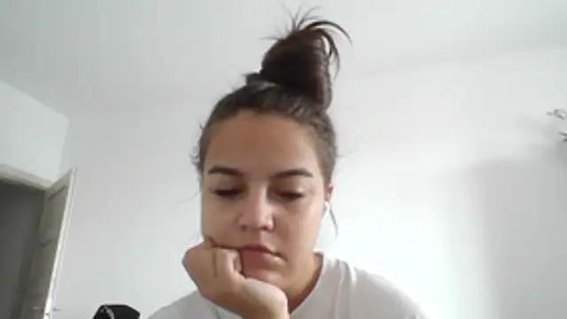 Snapshot of Di_Gi chatting on 08-06-26, 06:26 Di Gi online show from 08-06-26, 06:26