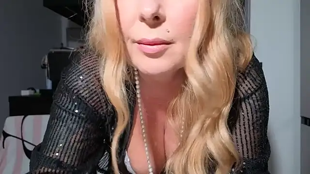 Snapshot of TammyJeann chatting on 11-09-25, 06:06 TammyJeann online show from 11-09-25, 06:06