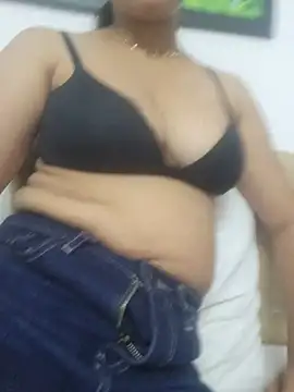 Snapshot of sanvi0 chatting on 07-08-26, 03:05 sanvi0 online show from 07-08-26, 03:05