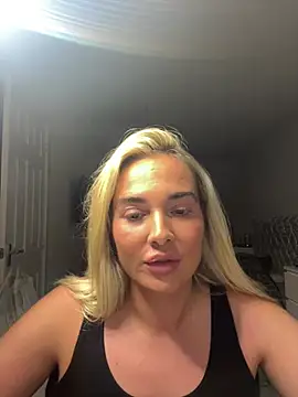 Snapshot of MarnieMilfxox chatting on 07-07-26, 08:57 MarnieMilfxox online show from 07-07-26, 08:57