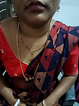 Snapshot of Siiddhika87 chatting on 07-01-26, 06:18 Siiddhika87 online show from 07-01-26, 06:18