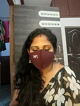Snapshot of Siiddhika87 chatting on 07-04-26, 11:22 Siiddhika87 online show from 07-04-26, 11:22