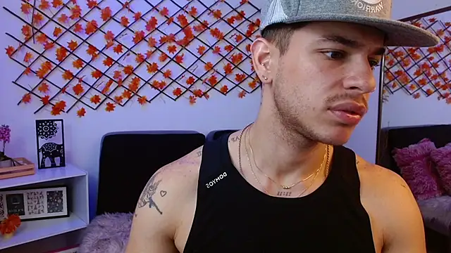  Juan023  online show from 07-07-26, 04:04