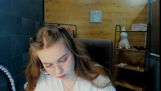 Snapshot of KellyyPalmer chatting on 07-16-26, 08:53 KellyyPalmer online show from 07-16-26, 08:53