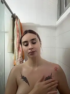 Snapshot of Sophiia_Luxx chatting on 07-07-26, 06:34 Sophiia Luxx online show from 07-07-26, 06:34