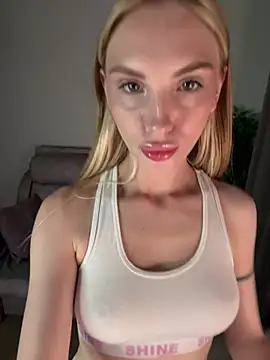 Snapshot of BellaSwan- chatting on 07-05-26, 07:15 BellaSwan- online show from 07-05-26, 07:15
